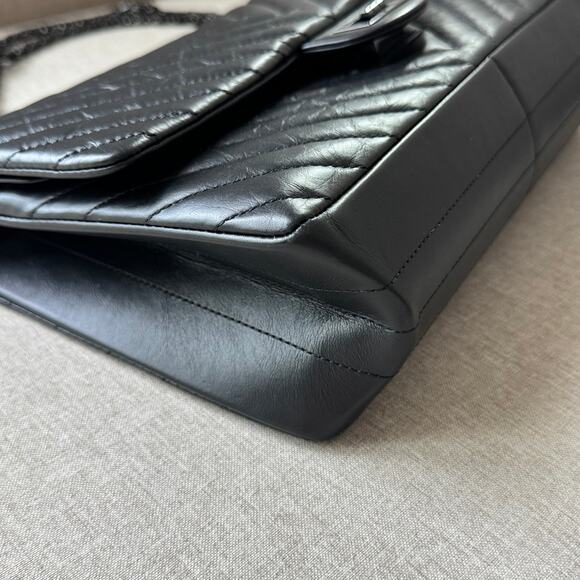 CHANEL 2.55 So Black Reissue Aged Calfskin Quilted Chevron Chain Flap Bag 226 - Picture 4 of 13